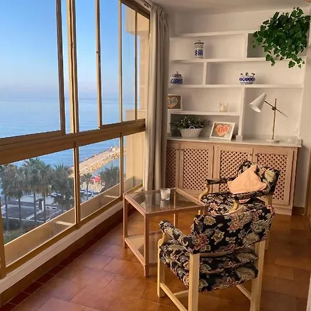 Precioso En Primera Línea De Playa Apartamento