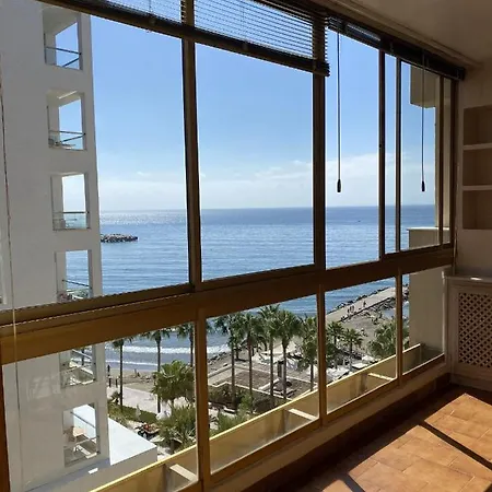 Precioso En Primera Línea De Playa Apartamento