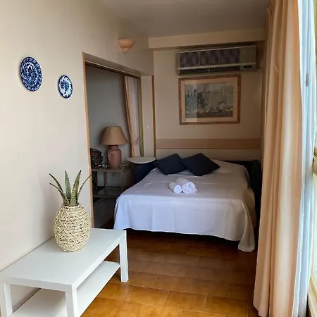 Precioso En Primera Línea De Playa Apartamento